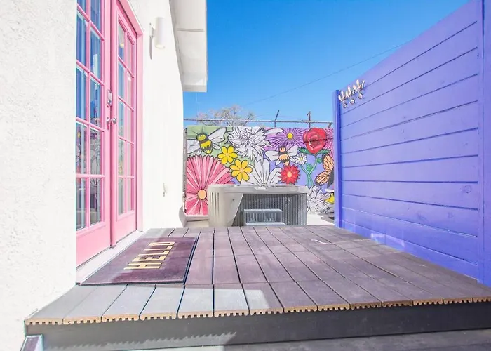 Bohemian Chic An Eclectic Escape-Hot Tub-Pet Friendly-No Pet Fees!