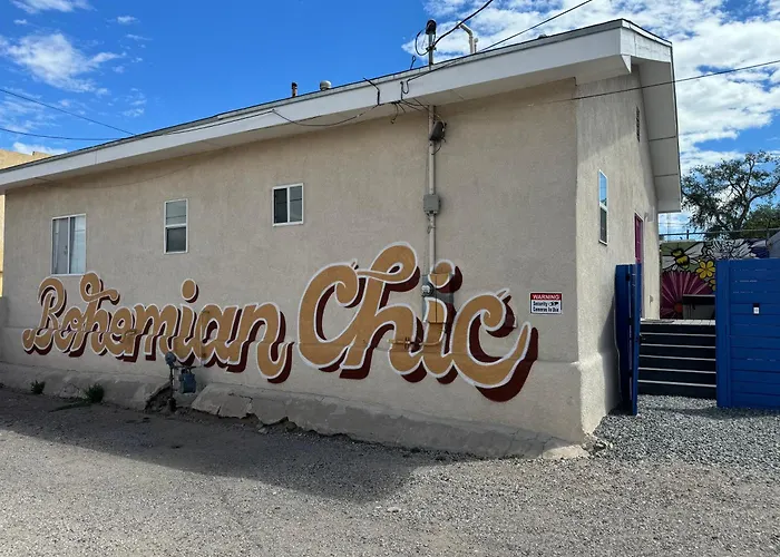 Bohemian Chic An Eclectic Escape-Hot Tub-Pet Friendly-No Pet Fees!