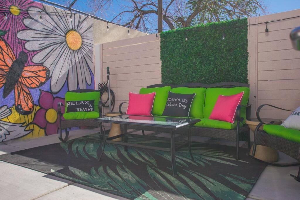 Bohemian Chic An Eclectic Escape-hot Tub-pet Friendly-no Pet Fees! Holiday home Albuquerque