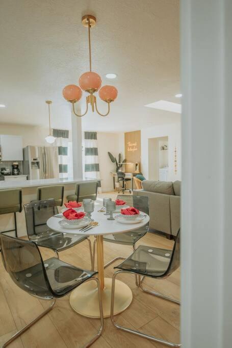 Bohemian Chic An Eclectic Escape-hot Tub-pet Friendly-no Pet Fees! Holiday home
