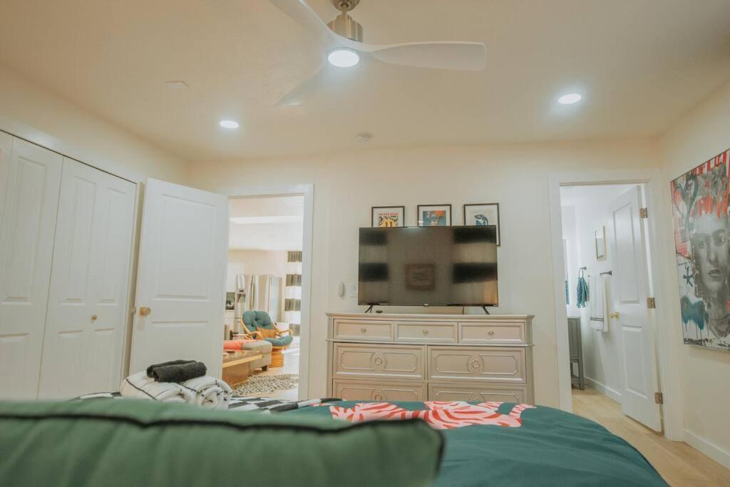 Bohemian Chic An Eclectic Escape-hot Tub-pet Friendly-no Pet Fees! Holiday home *