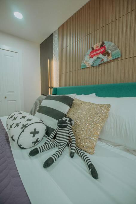 Bohemian Chic An Eclectic Escape-hot Tub-pet Friendly-no Pet Fees! Holiday home Albuquerque