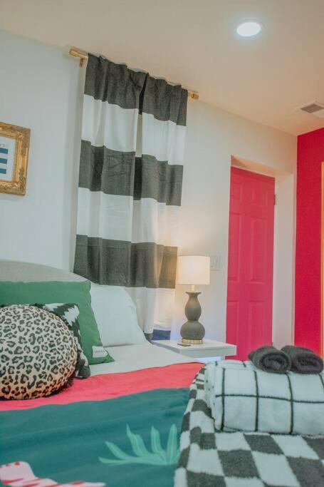 Bohemian Chic An Eclectic Escape-hot Tub-pet Friendly-no Pet Fees! Holiday home