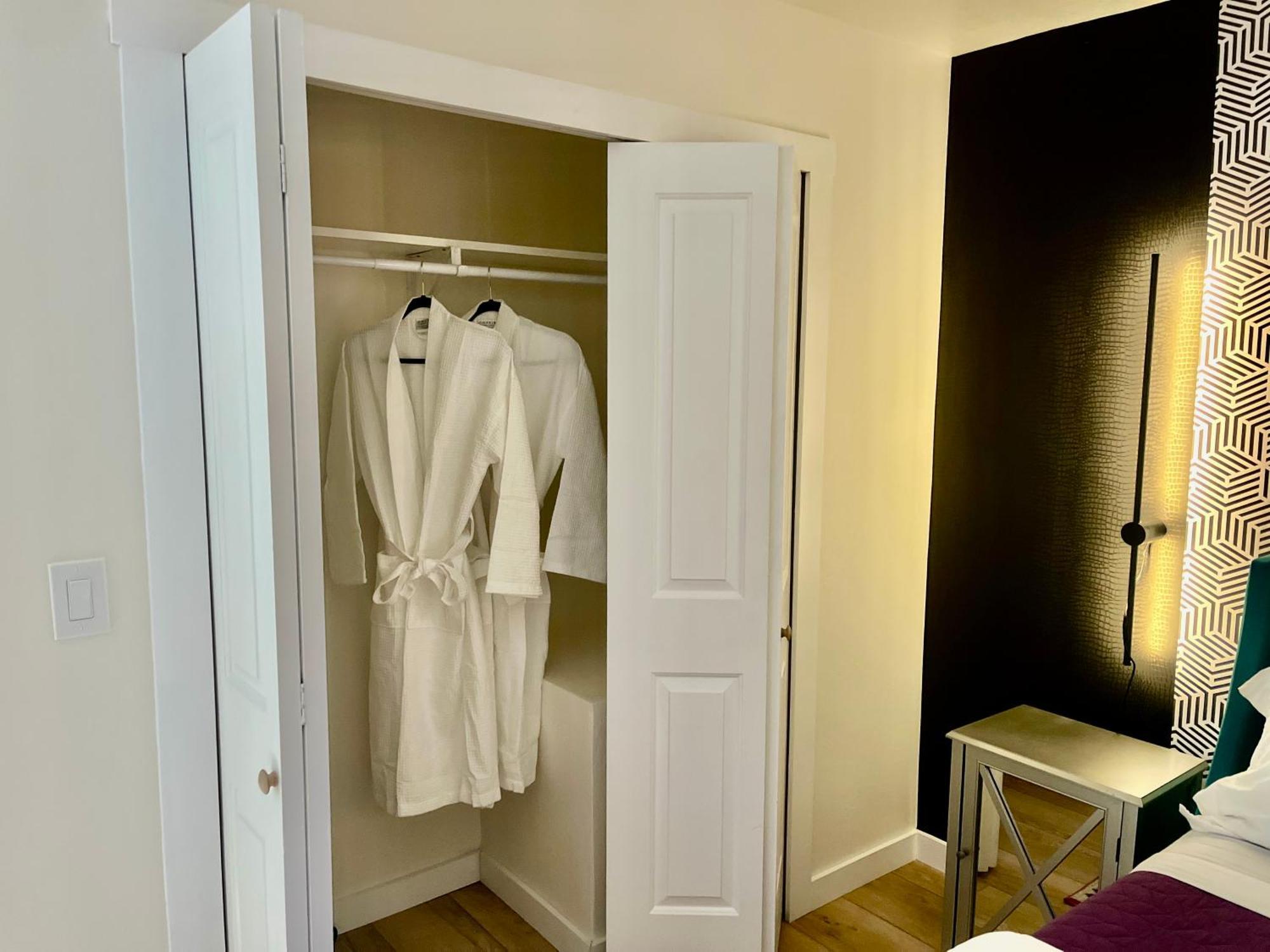Bohemian Chic An Eclectic Escape-hot Tub-pet Friendly-no Pet Fees! Holiday home